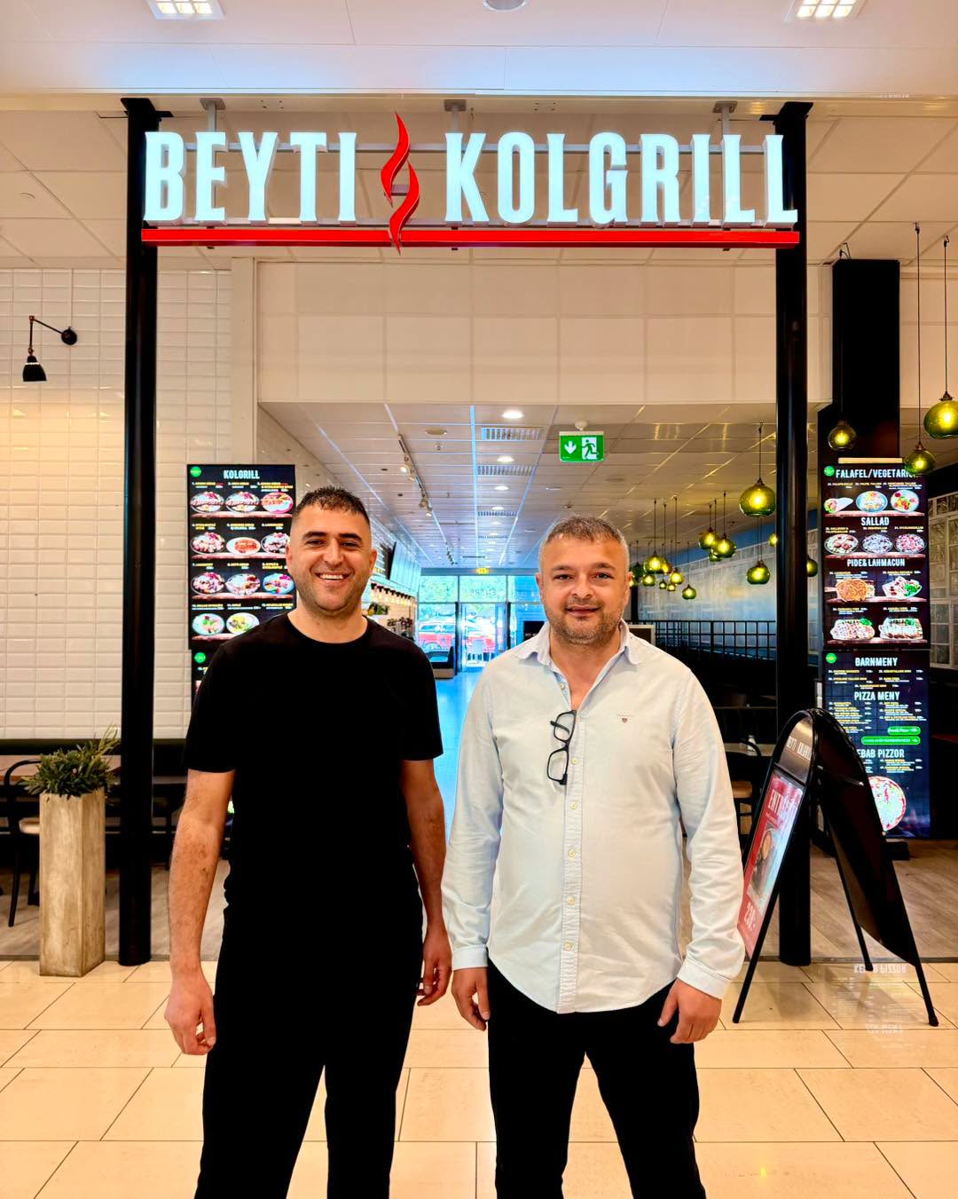 Mehmet och Huseyin Özdemir på Beyti Kolgrill