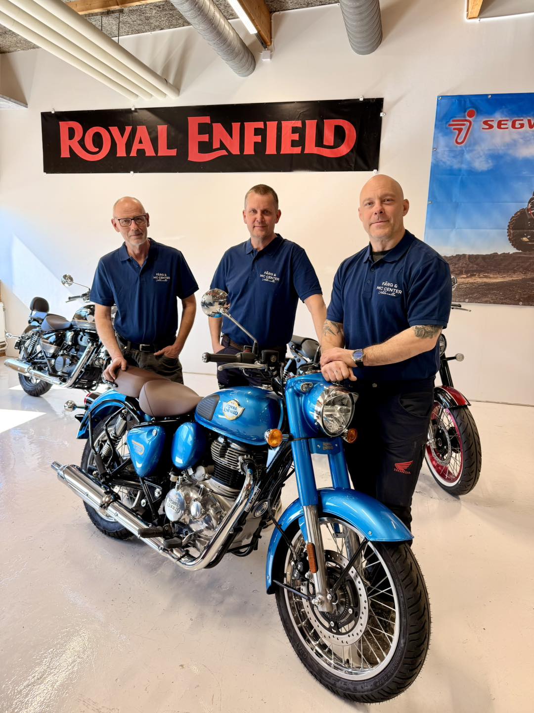 Magnus, Mats och Jimmy på Färg och MC Center i Uddevalla