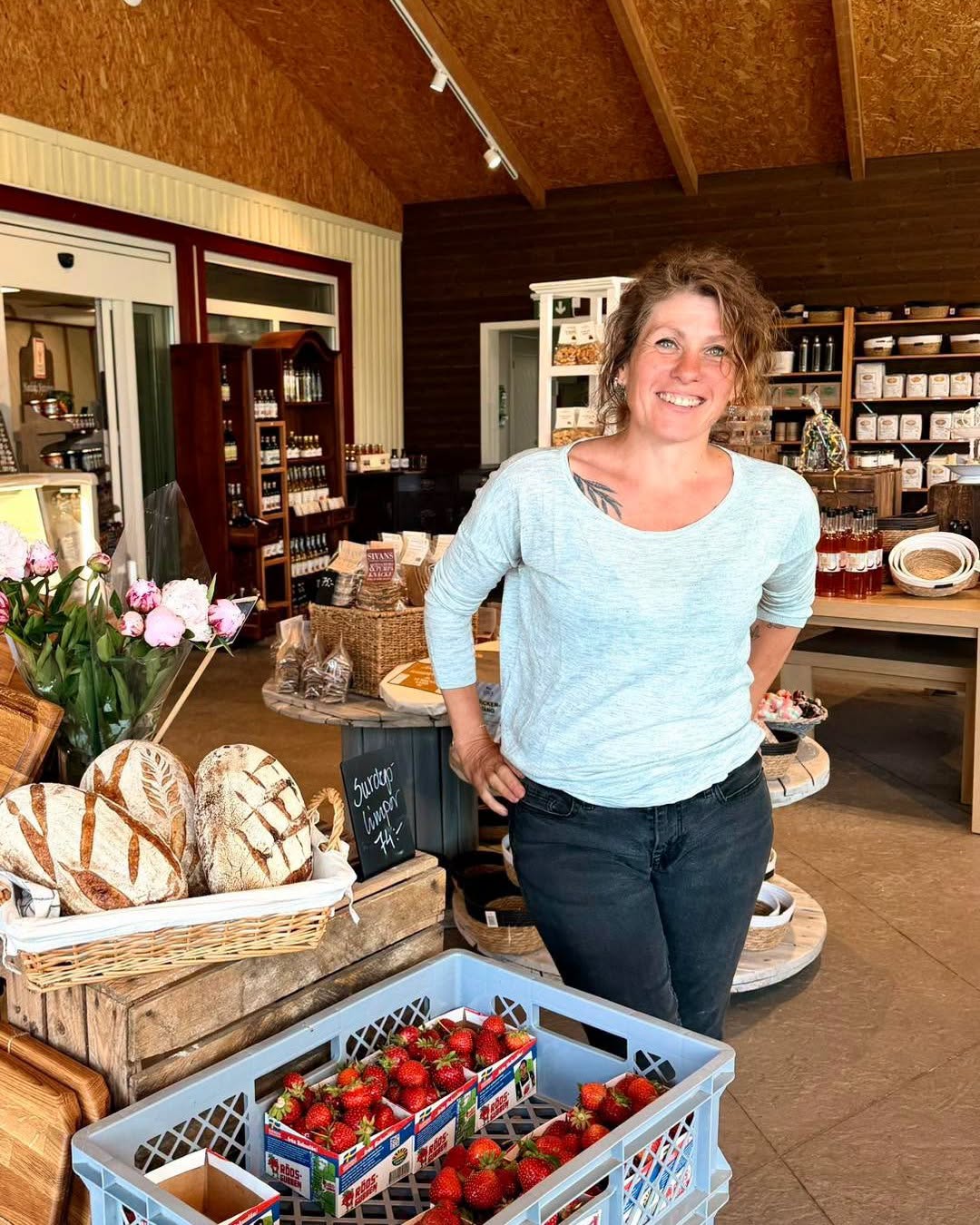 Hannah Stening på Widengårdens gårdsbutik