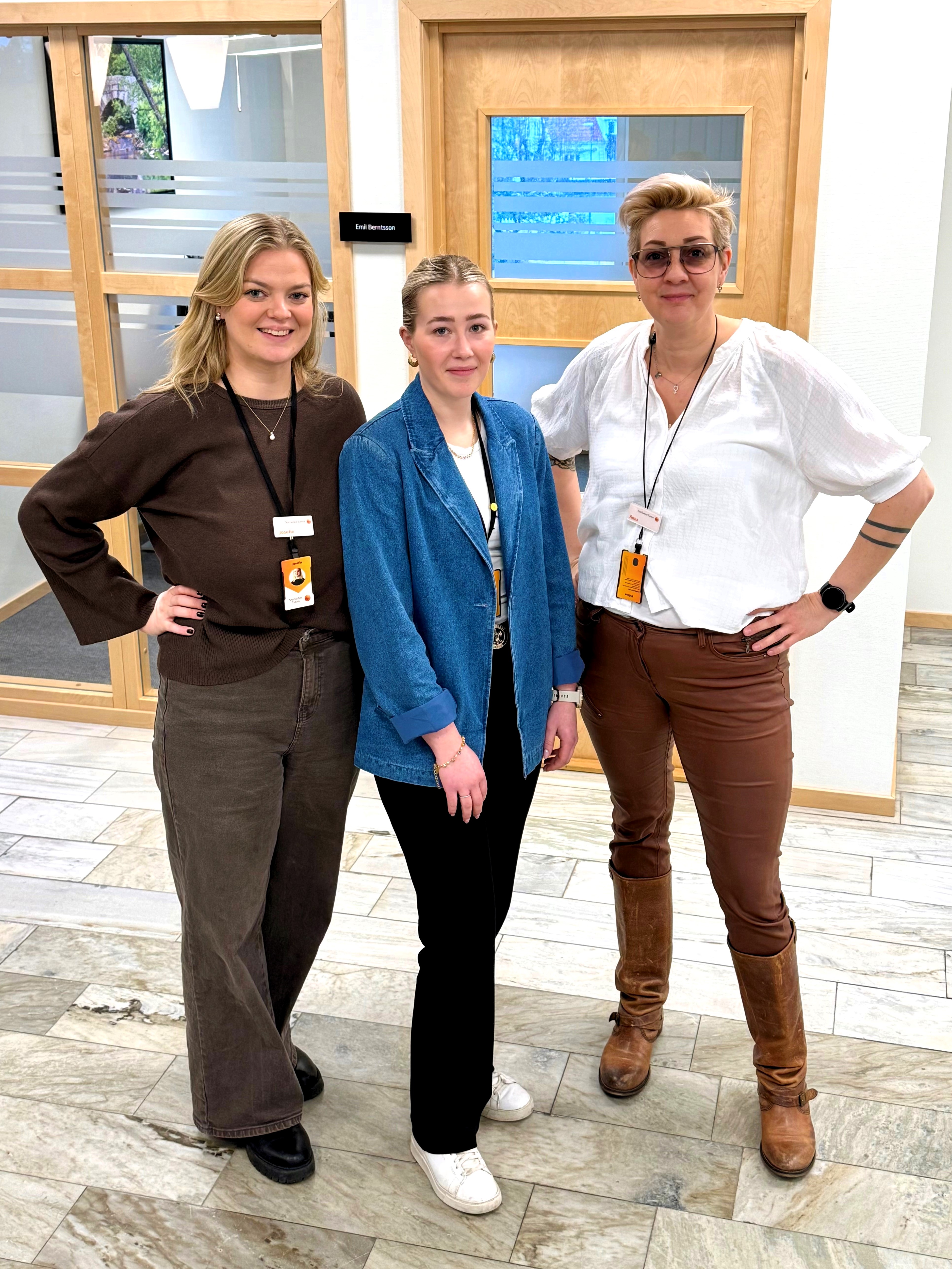 Josefin Bergman, Elin Skoogh och Anna Halvordsson på Sparbanken Tanum